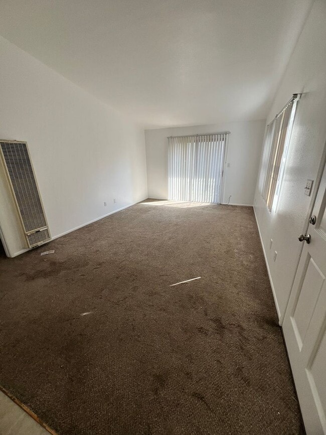 Photo - Midtown Ventura - Spacious one bedroom, one bath single level apartment