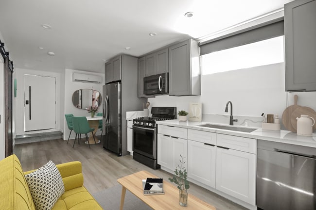 Building Photo - 1023 Tremont St