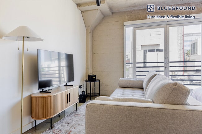 Photo - 1617 Cosmo St Unit FL3-ID1357