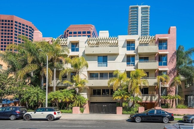 Building Photo - 1222 S Westgate Ave Unit 304