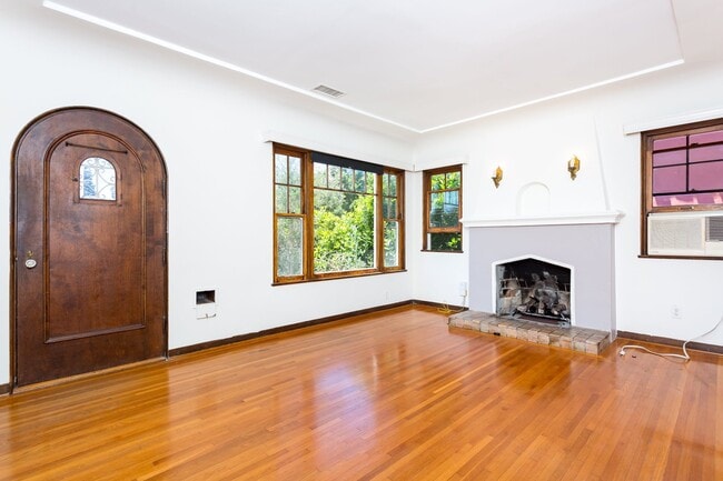 Photo - 4455 Swift Ave Unit 4455