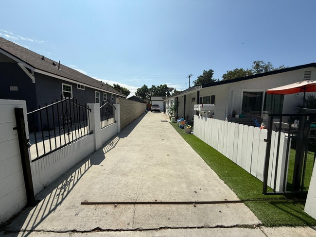 Photo - 924 W Chestnut Ave Unit 1/2