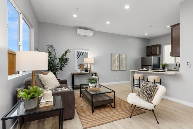 Building Photo - Brand-New Luxury 2-Bedroom 2-Bathroom Home Unit 7134 E Hyatt St
