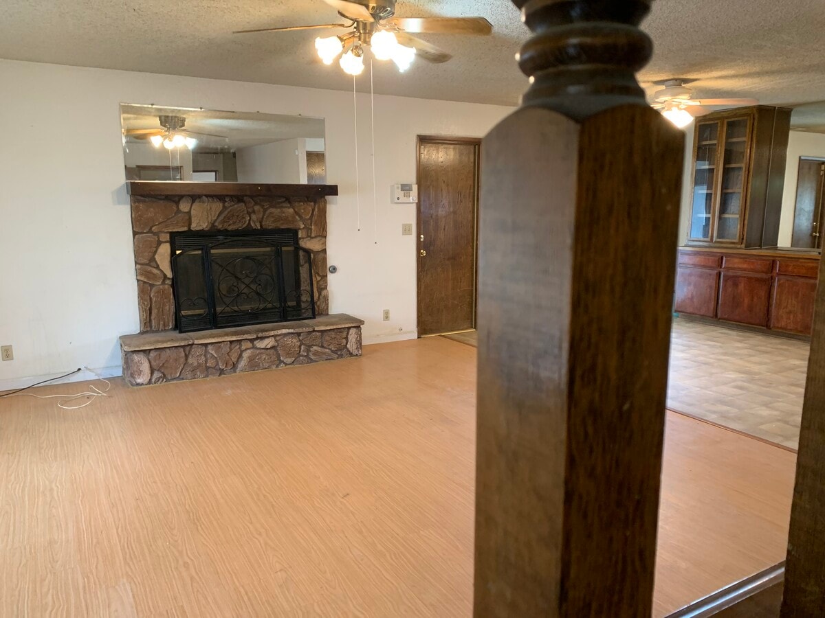 Photo - 16183 Andover Dr