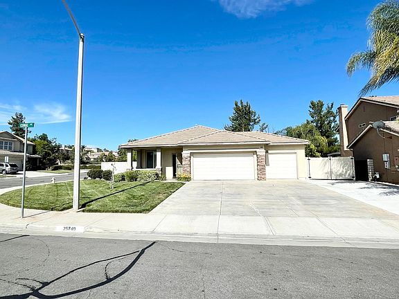 Photo - 3 Bed / 2 Bath Pool Home with Big Landscaped Yard & 3-Car Garage