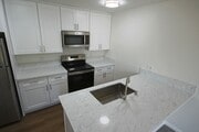 Photo - La Jolla 2 Bedroom 2 Bath walking distance... Condo Unit G