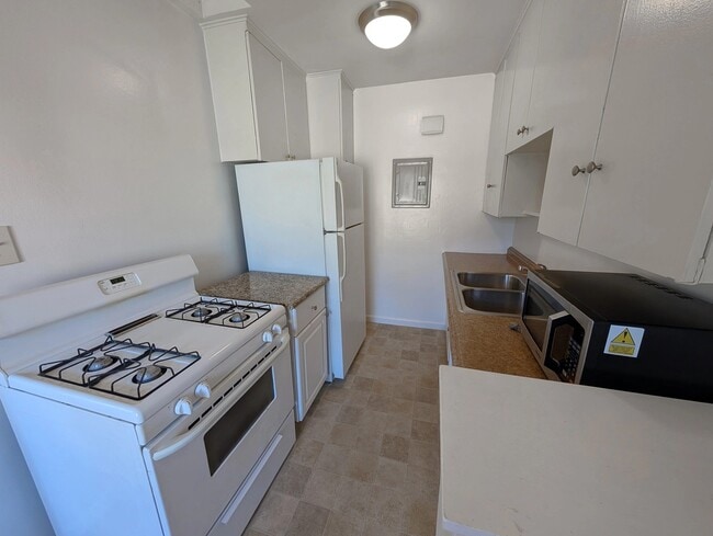 Photo - 1263 Hayworth Ave Unit 6