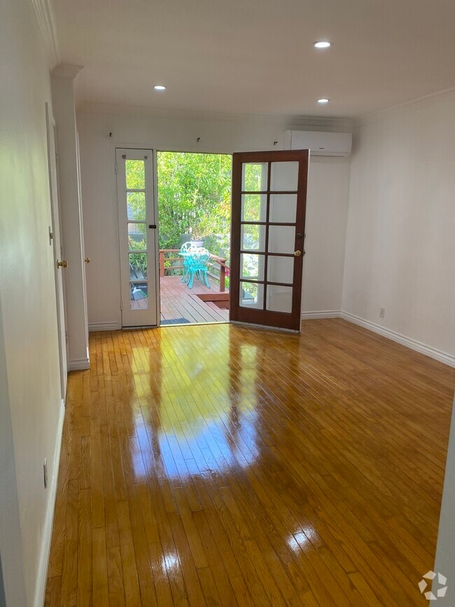 Building Photo - 657 Raymond Ave Rental