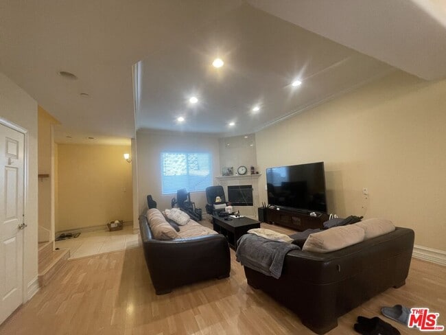 Photo - 2223 Montrose Ave