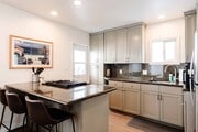 Photo - 424 29th St Apartments
