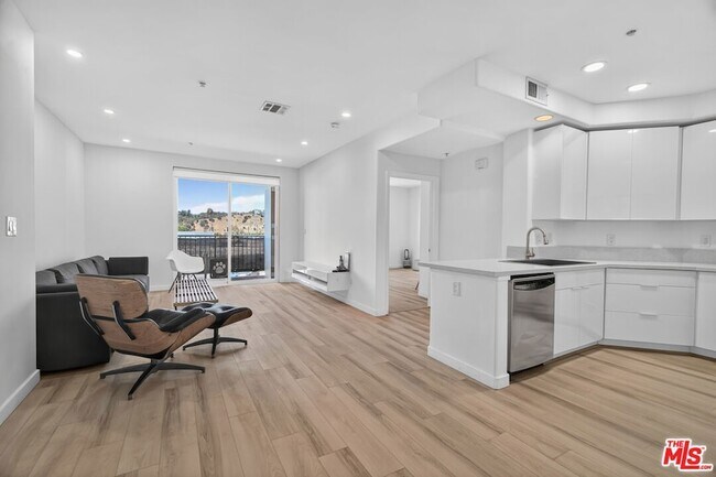 Photo - 360 W Ave 26