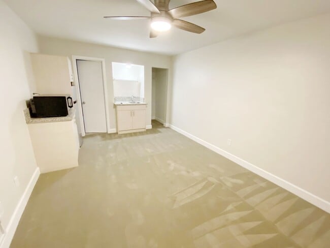 Photo - STUDIO AVAILABLE IN THE HEART OF DOWNTOWN ... Unit 1141 Silverado St #118
