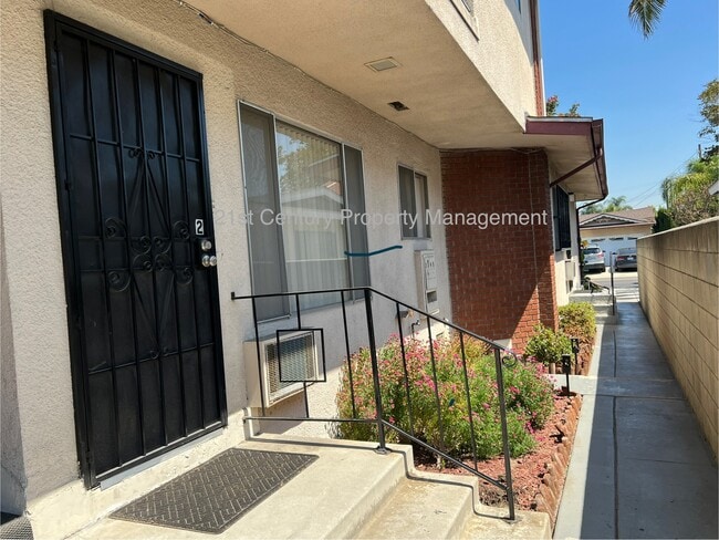 Building Photo - 8622 5th St Rental