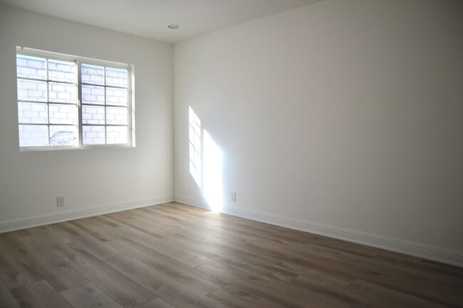 Photo - 2bed2bath Apartment in Heart of Pico Robertson! Unit 6