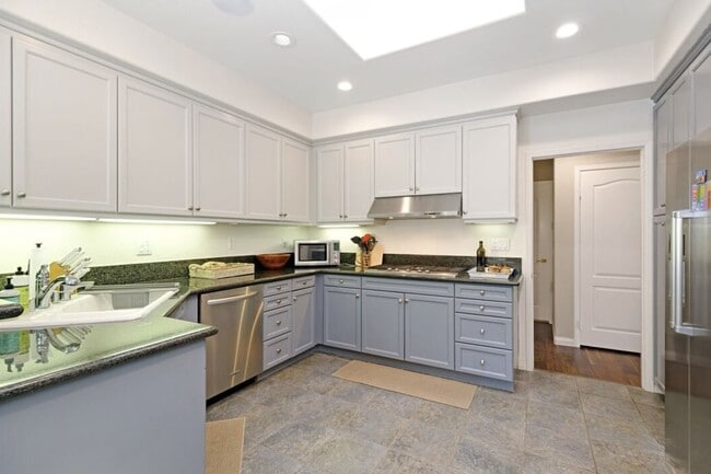 Photo - 718 Palisades Dr