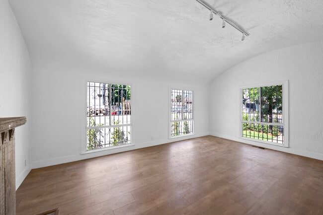 Photo - 1905 S Orange Dr