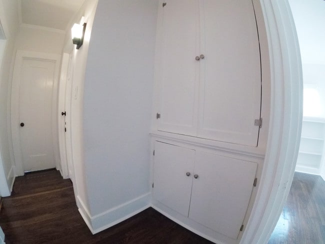 Built in- Linen Closet - 1128 N Mariposa Ave