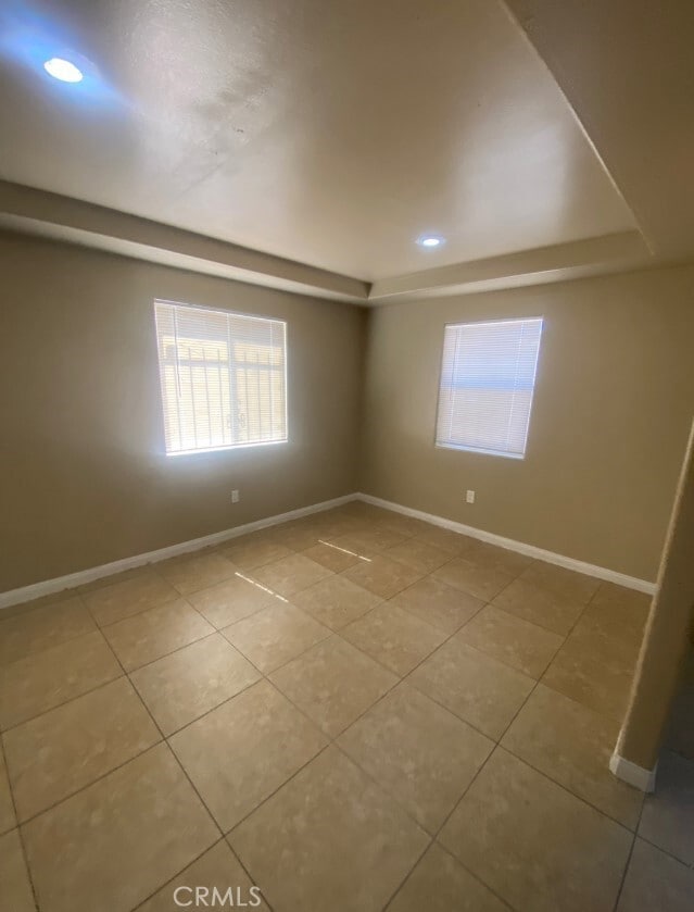 Photo - 635 E 79th St