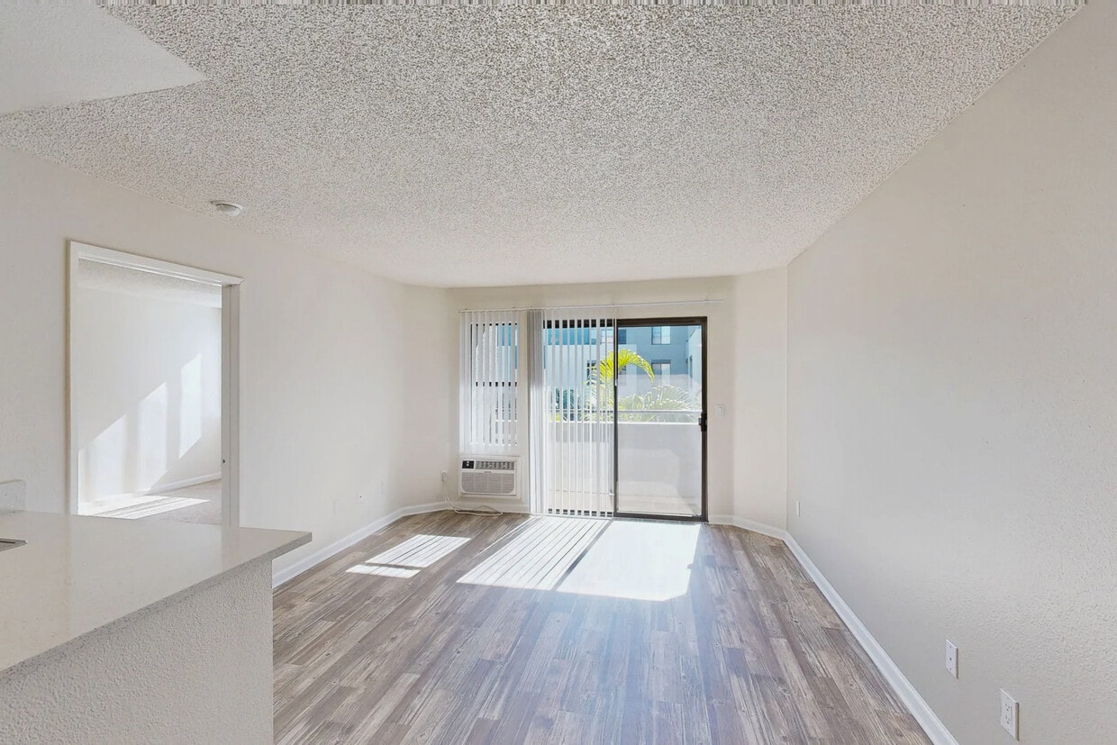 3D Tour - The Plaza Apartments *Get up to $2610 OFF!*