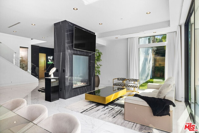 Photo - 4841 Alonzo Ave