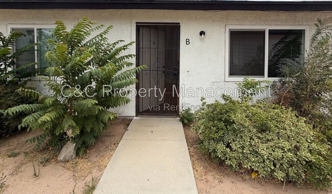 Building Photo - 21490 Bear Valley Rd Unit B