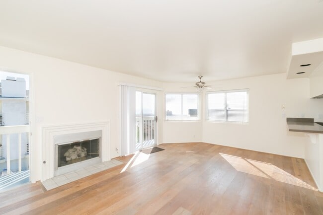 Photo - w22144 Unit 221