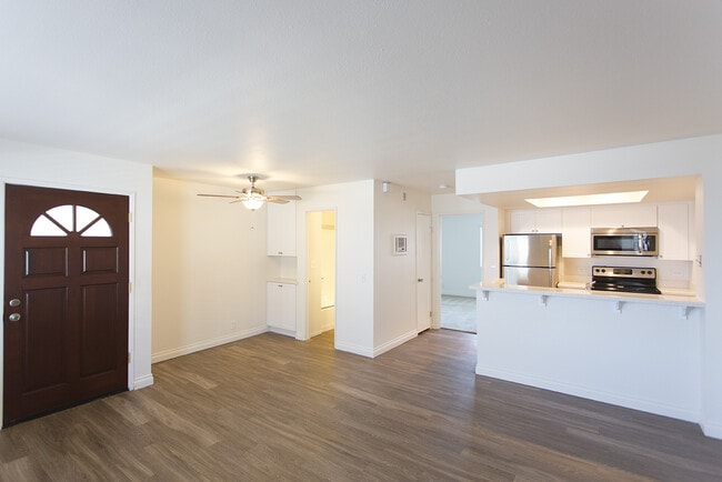Building Photo - 1 Bed/1 Bath with Breathtaking Views | A Seacoast Drive Gem in Imperial Beach! Unit 933-M