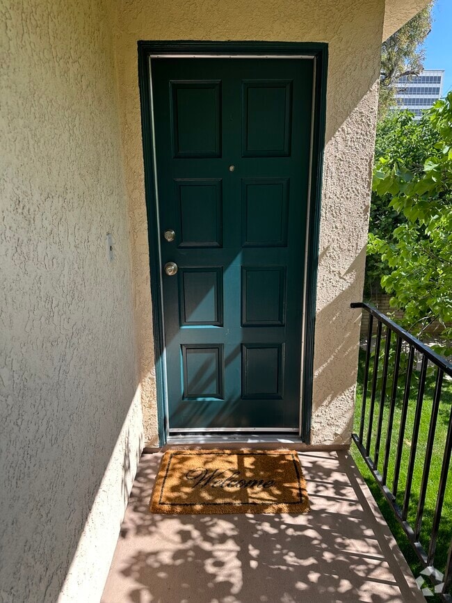 Building Photo - 5318 Alhama Dr Unit 5318 and half Alhama Rental