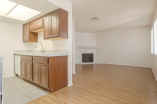 Photo - Acacia Manor