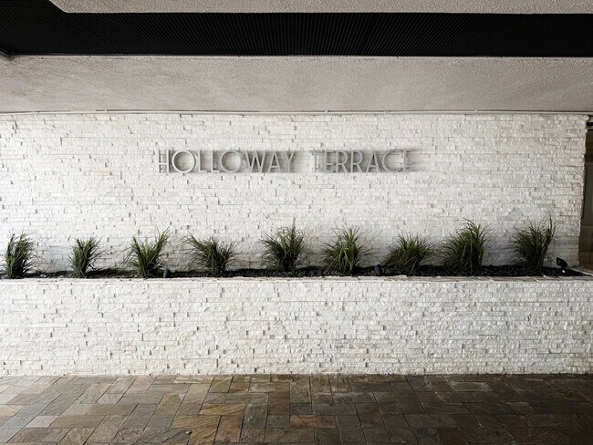 Front of Building - 8530 Holloway Dr Unit 424