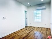 Photo - 938 W Glenoaks Blvd