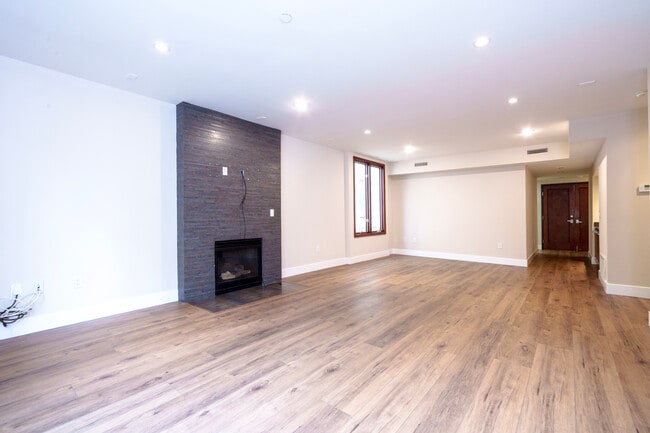 Photo - 1929 Selby Ave Unit 201