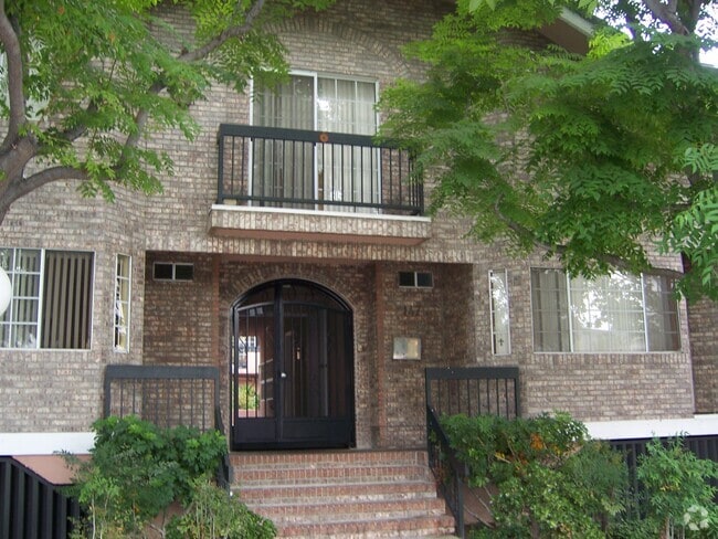 Building Photo - 147 W Acacia Ave Unit #136 Rental