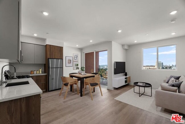 Photo - 719 S Hoover St Unit 402