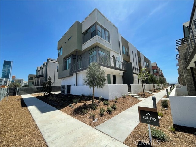 Building Photo - 152 Sawbuck