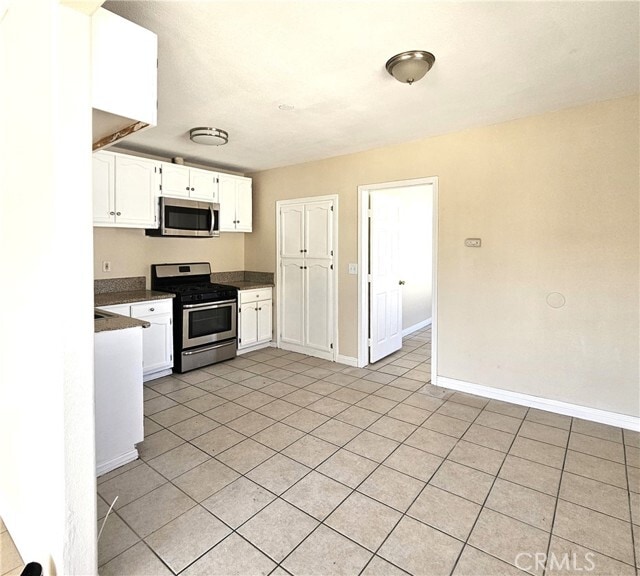 Photo - 1445 W 82nd St