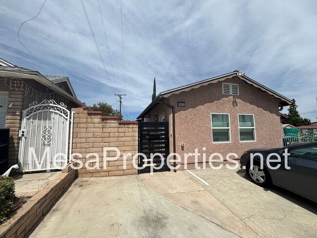 Building Photo - 930 Jadestone Ln Unit 2