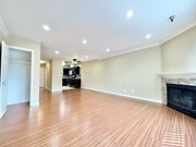 Photo - 14542 Burbank Blvd