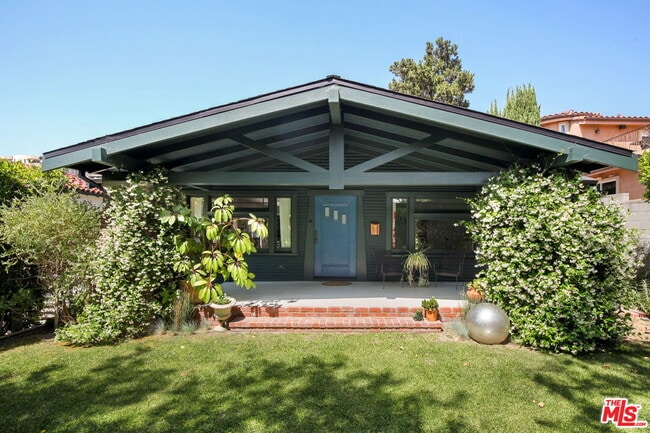 Photo - 2321 Observatory Ave