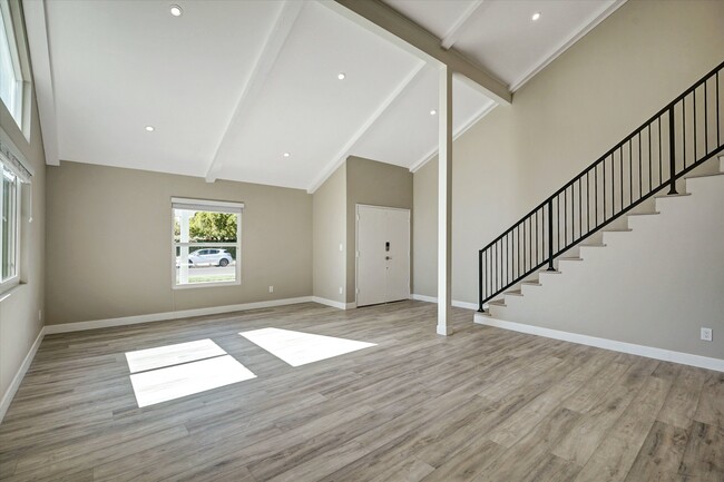 Photo - 5346 Tyrone Ave