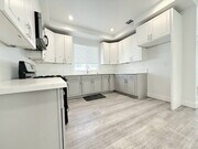 Photo - 829 E 74th St