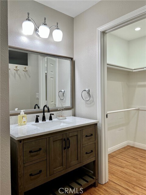 Photo - 247 Streamwood