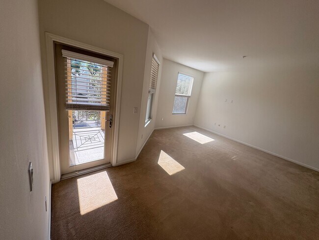 Patio Entrance - 128 N Oak Knoll Ave