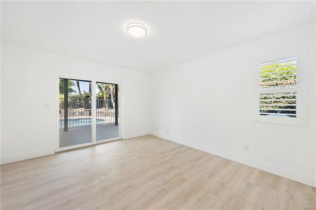 Photo - 1459 W James Way