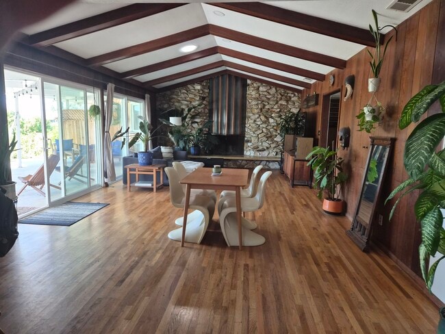 Photo - 968 Corte Maria Ave