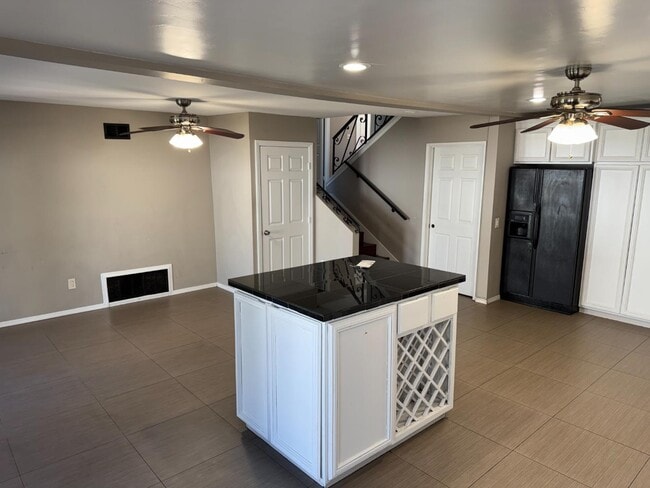 Building Photo - 3041 Dardaina Dr