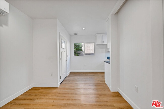 Photo - 222 E Vernon Ave