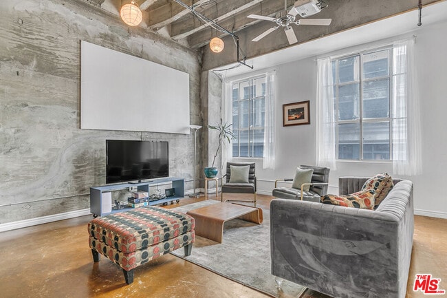 Photo - 312 W 5th St Unit 218