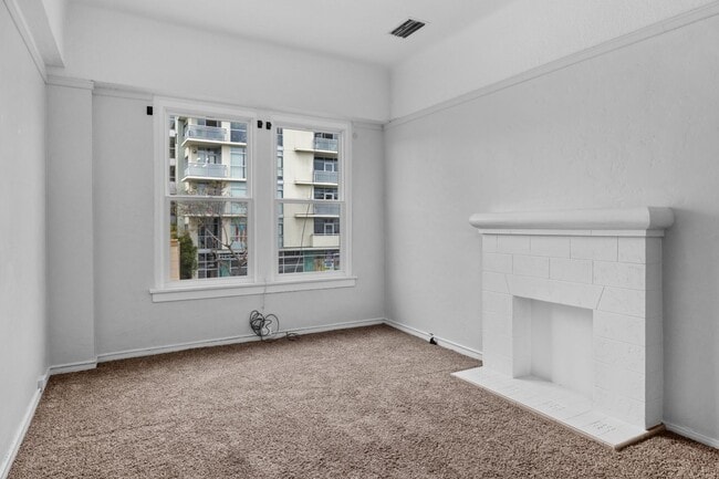 Photo - Lovely Hillcrest One bedroom apartment Unit 3843-4
