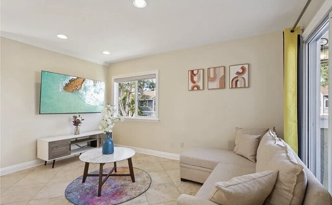 Nestled within the highly sought-after Hea... - Nestled within the highly sought-after Hea... Apartment